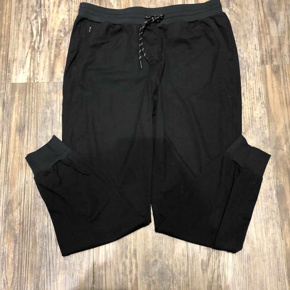 ZELLA live in pocket joggers